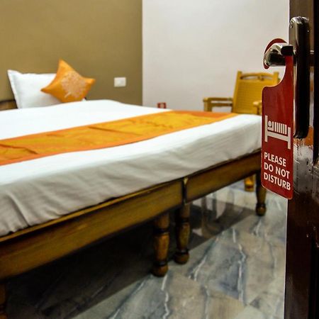 Oyo 7622 Varanasi Stays Екстериор снимка