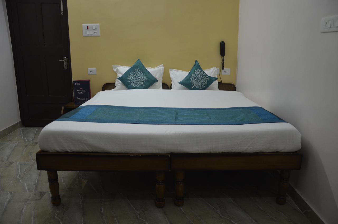 Oyo 7622 Varanasi Stays Екстериор снимка