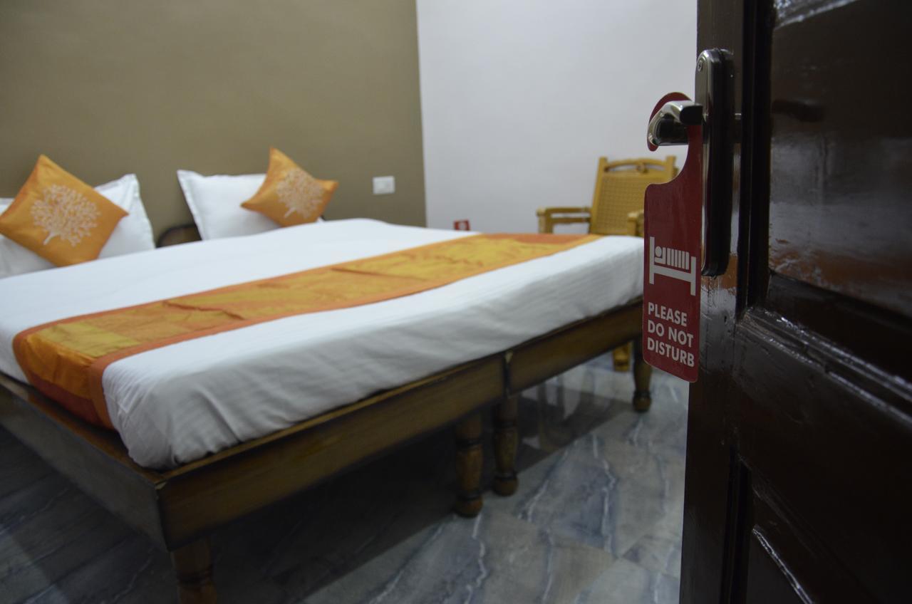 Oyo 7622 Varanasi Stays Екстериор снимка
