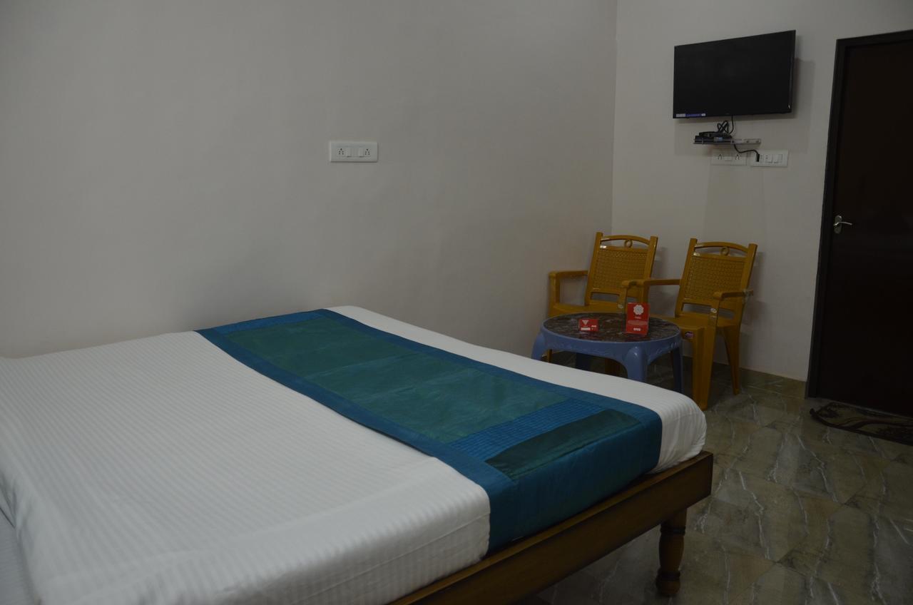 Oyo 7622 Varanasi Stays Екстериор снимка